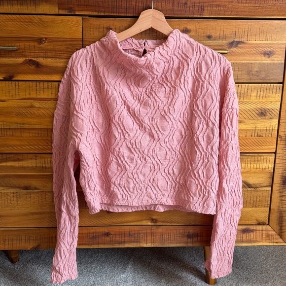 ANTHROPOLOGIE Textured Funnel-Neck Top - Pink Textured Long Sleeve Top - Picture 3 of 5